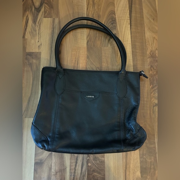 Lodis Elegant Black Shoulder Bag - Picture 8 of 8